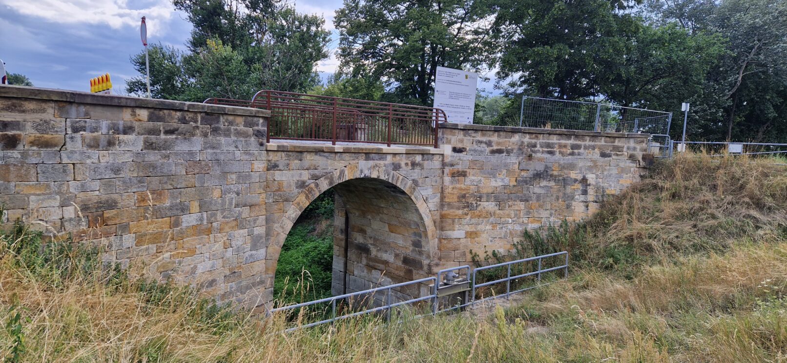 Brücke aus Sandstein, Foto R Jacob